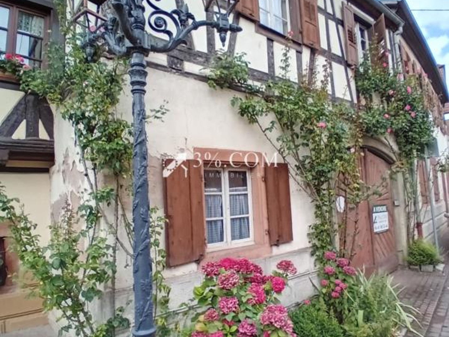 PRIX NEGOCIABLE IMMEUBLE A RENOVER dans le coeur historique