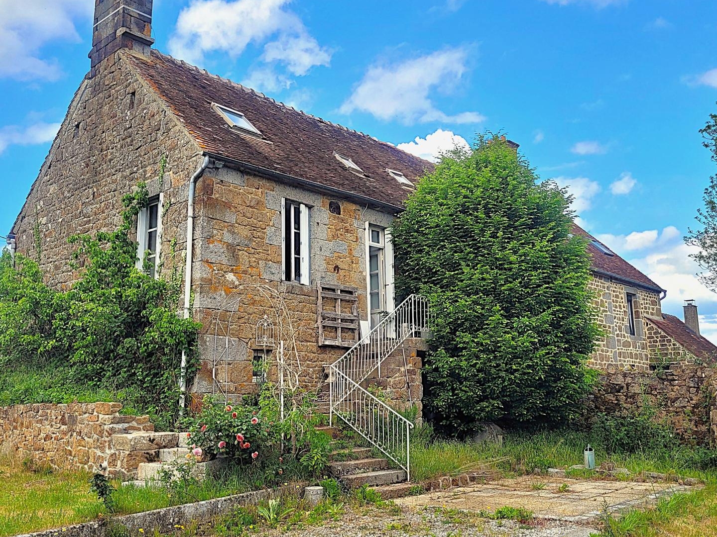 Maison à la campagne avec étang