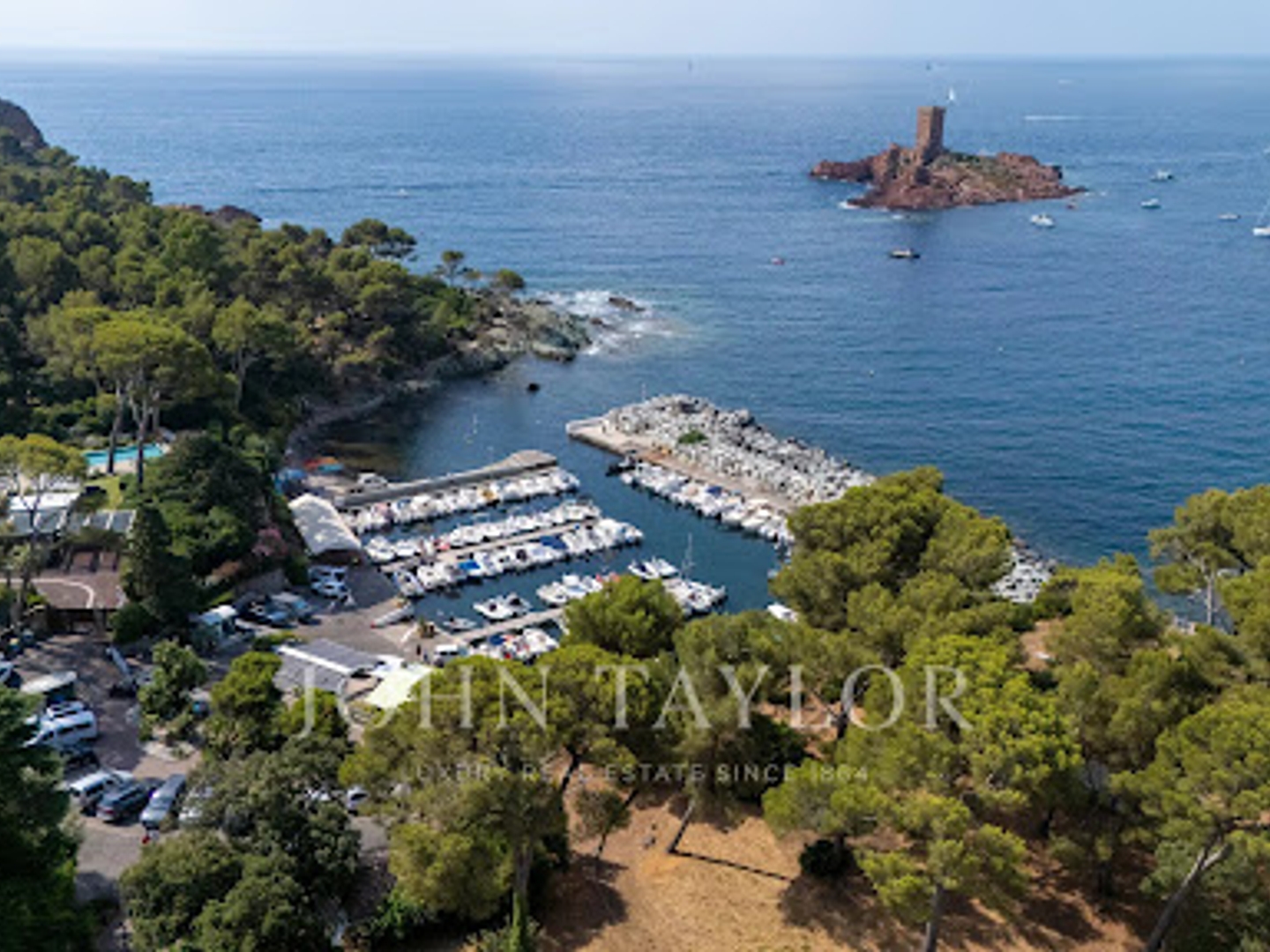 Villa 1200 m²