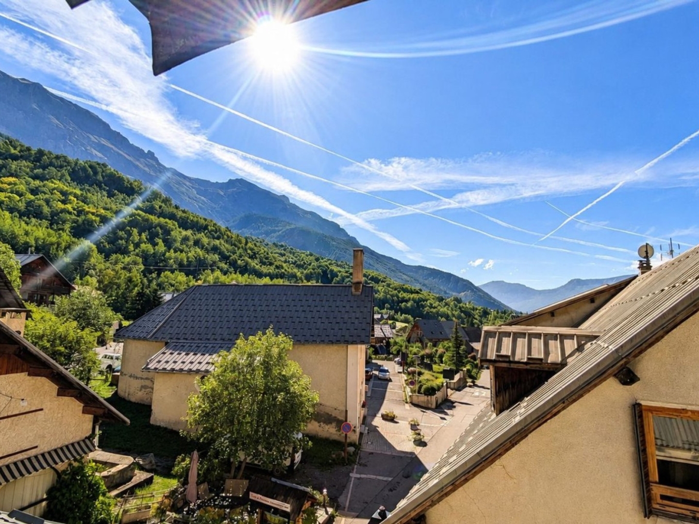 Pelvoux : T3 à rénover sous combles, proche pistes