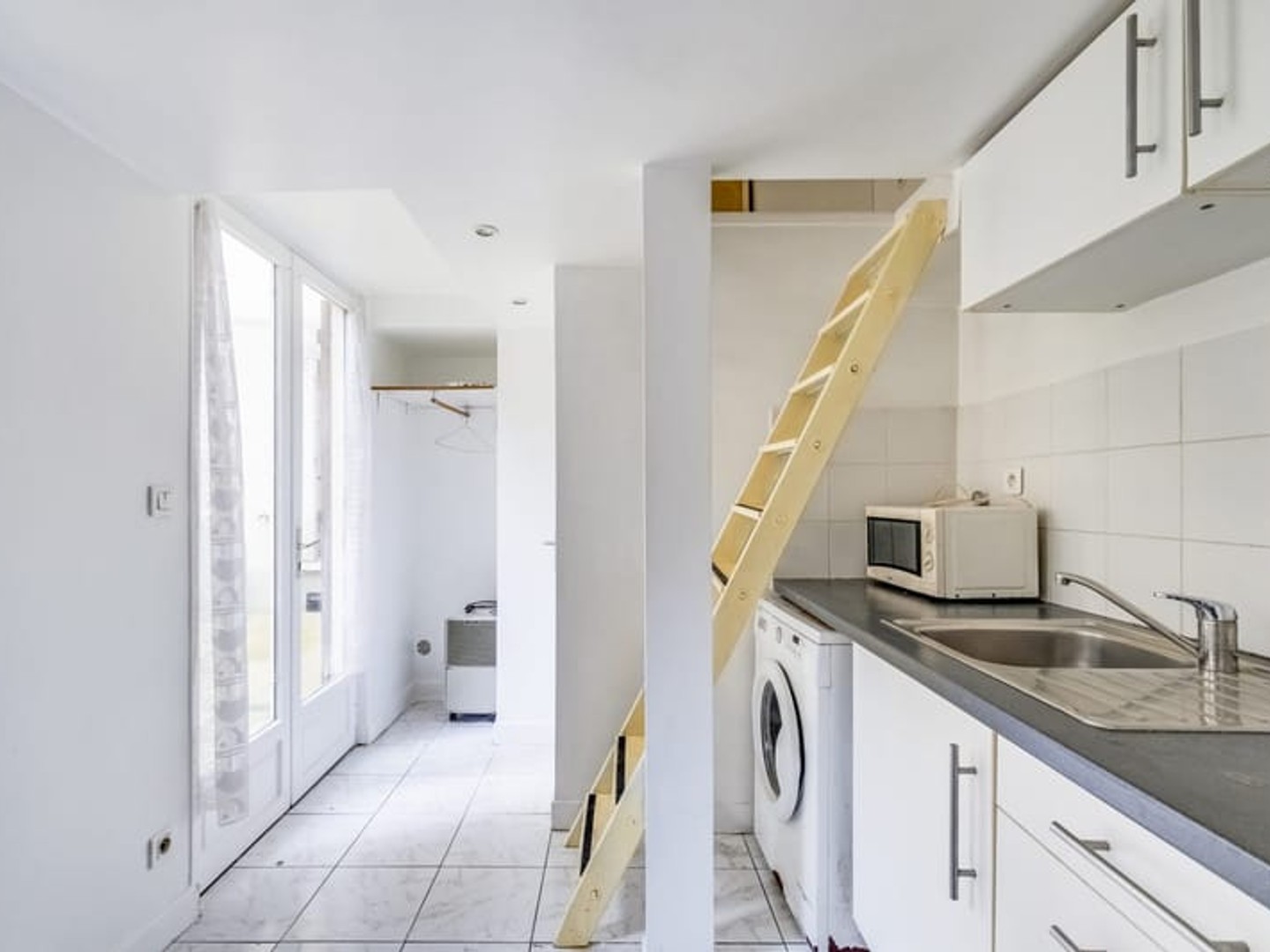 Maison à vendre - 1 pièce - Paris 18e (75018)
