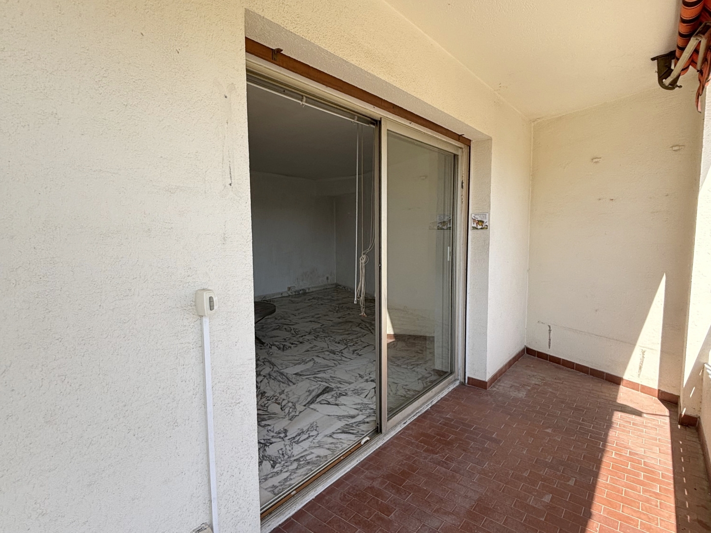 Appartement T4 de 104 m2 au centre ville de hyeres avec ascenseur cave et parking privatif