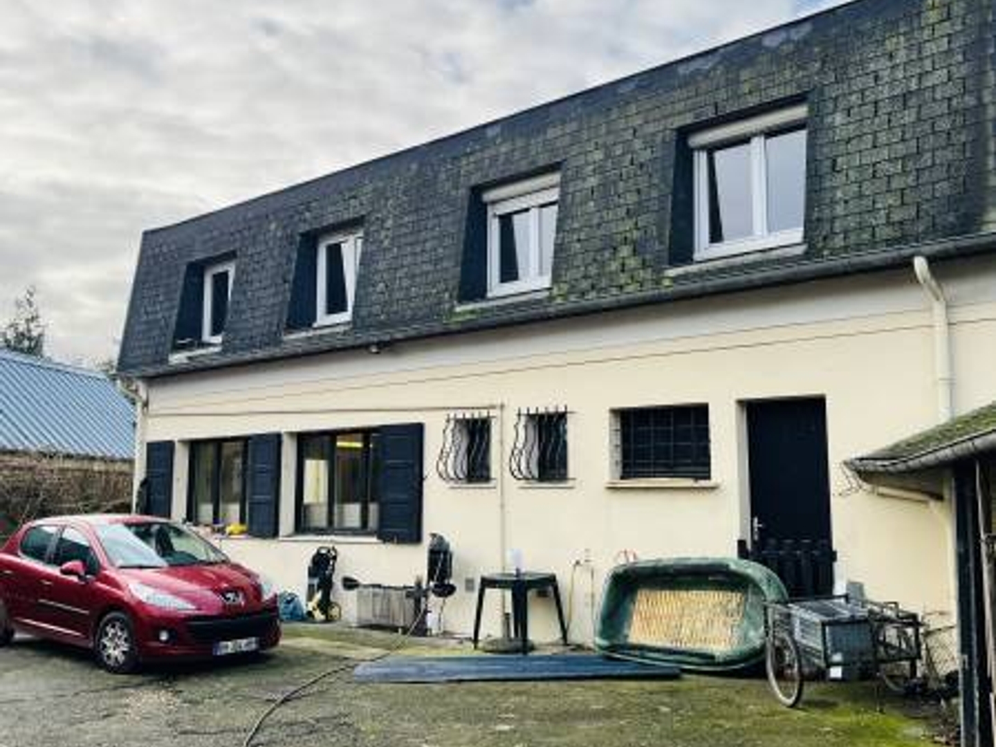 OM 1213 - IMMEUBLE A USAGE DE COMMERCE ET D'HABITATION PROCHE DE SAINT VALERY SU