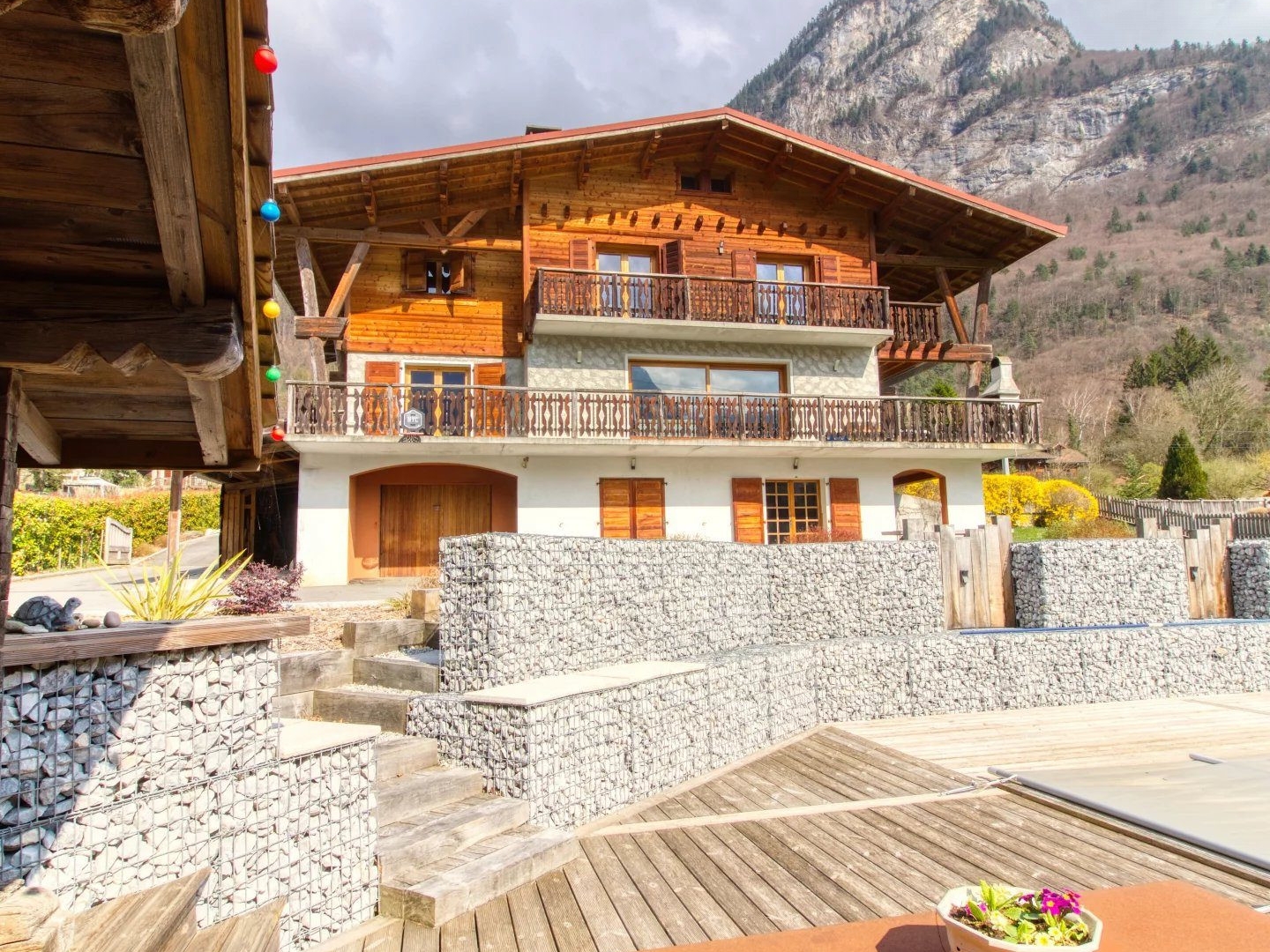 Maison à vendre - 9 pièces - 260m2 - Magland (74300)