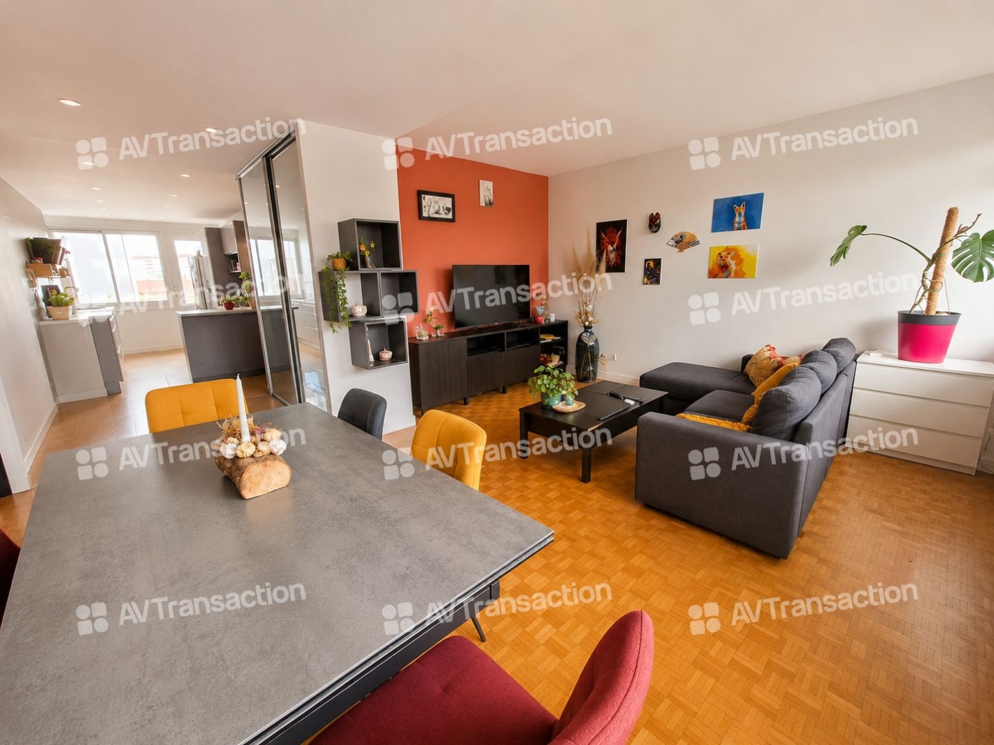T4 DE 97 m²- SUITE PARENTALE– CAVE-PARKING -  Métro MERMOZ - 