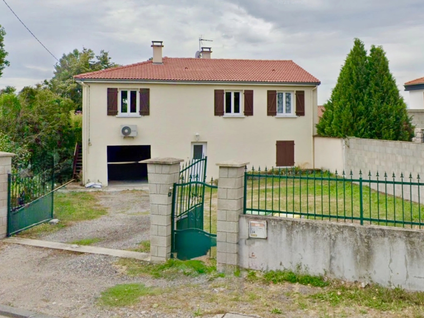 Maison à vendre - 4 pièces - 88m2 - Lussat (63360)