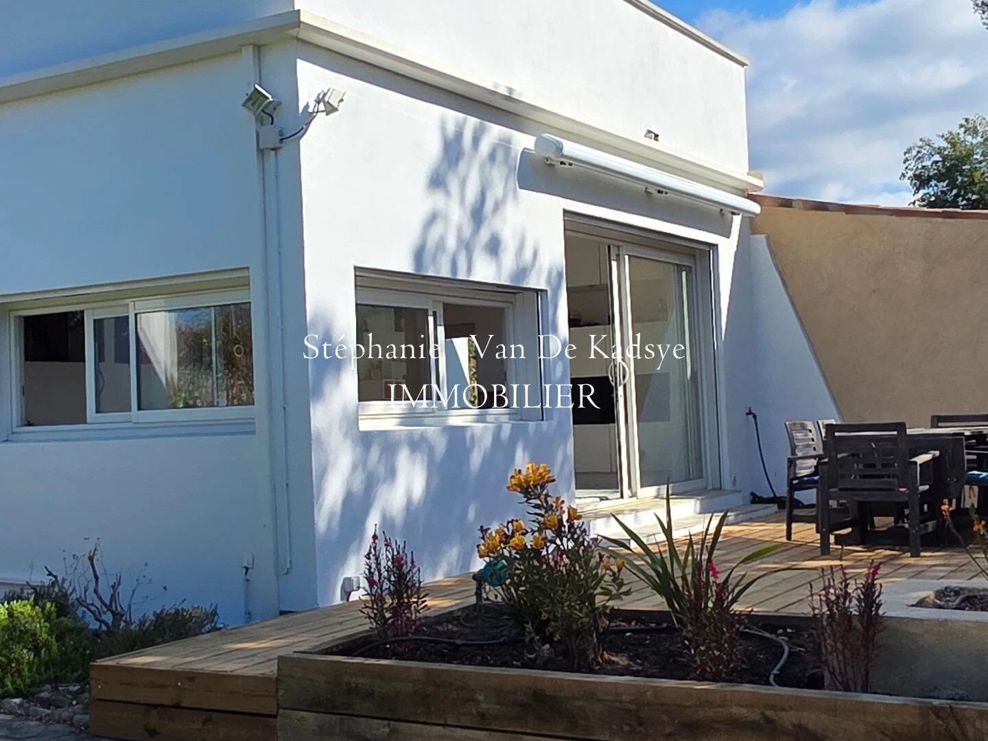 Villa contemporaine - 2 Chambres - Jardin 440 M² .