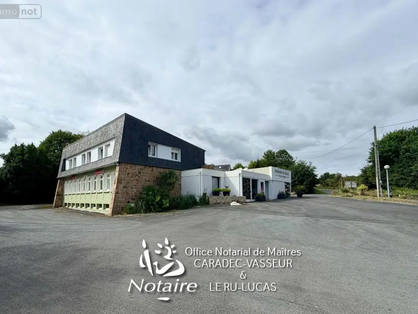 Magasin à vendre - 11 pièces - 704m2 - Plouzévédé (29440)