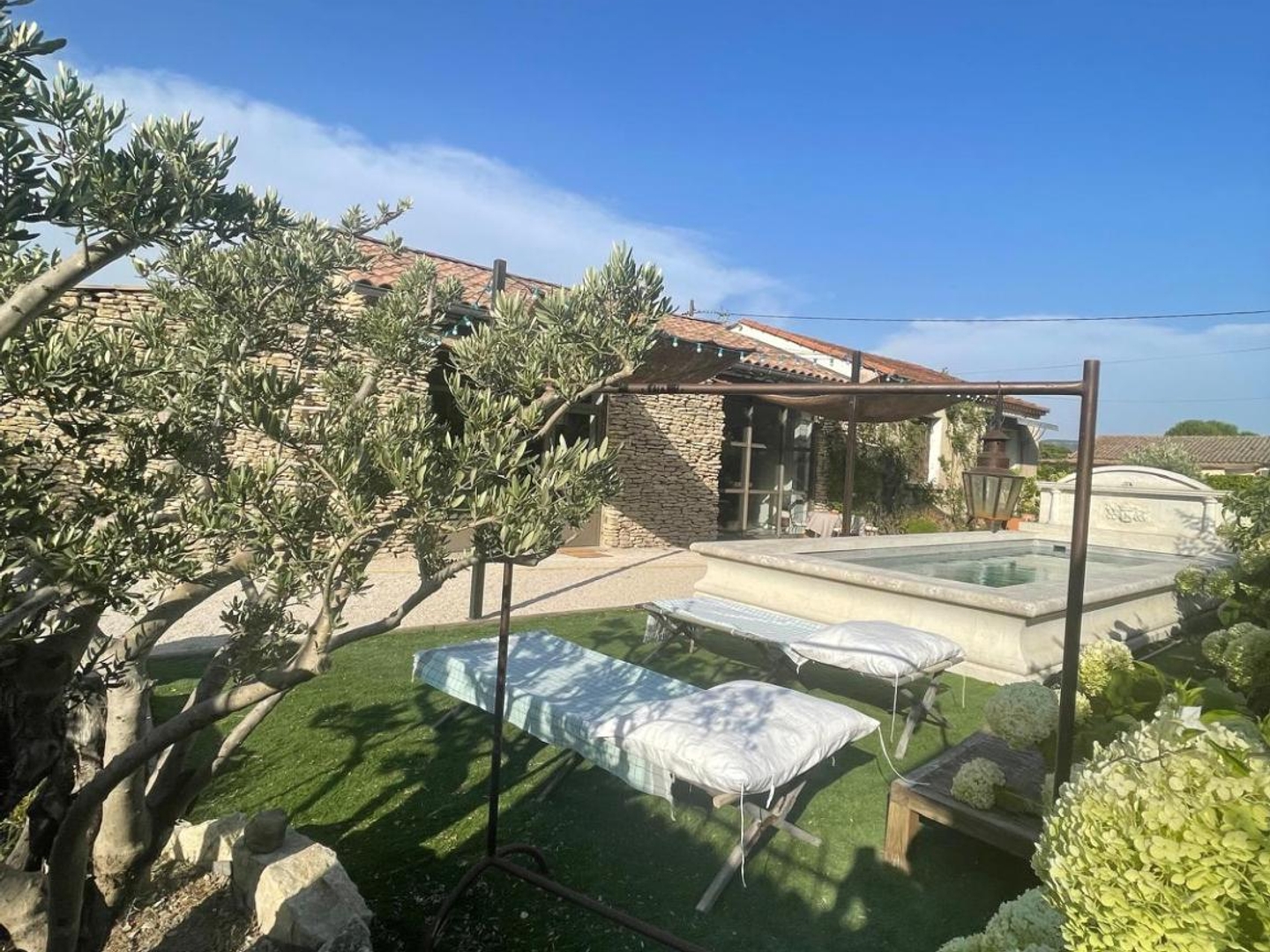 Maison à vendre - 4 pièces - 132m2 - L'isle-Sur-La-Sorgue (84800)