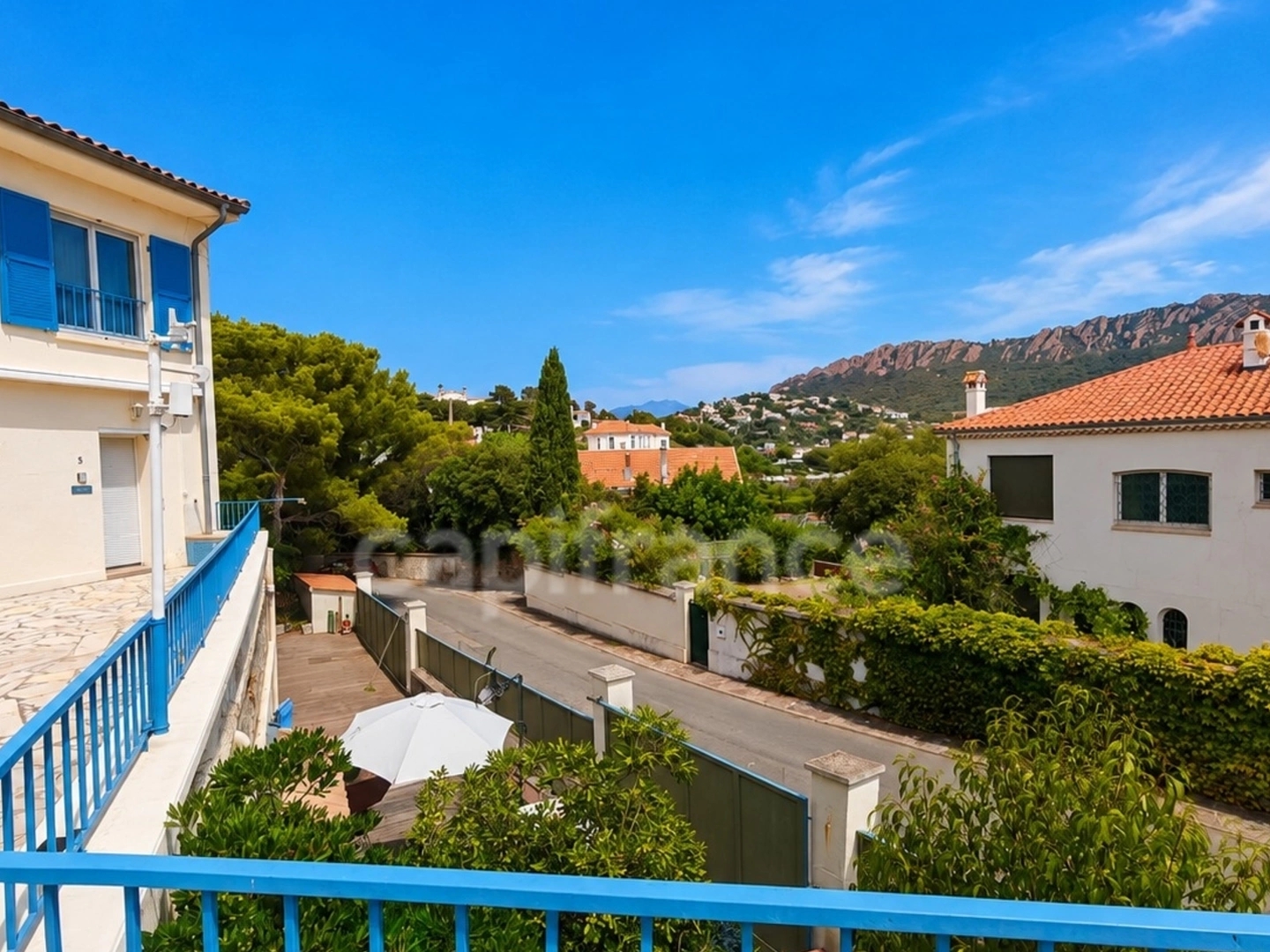 Appartement à vendre - 4 pièces - 52m2 - Saint-Raphaël (83530)