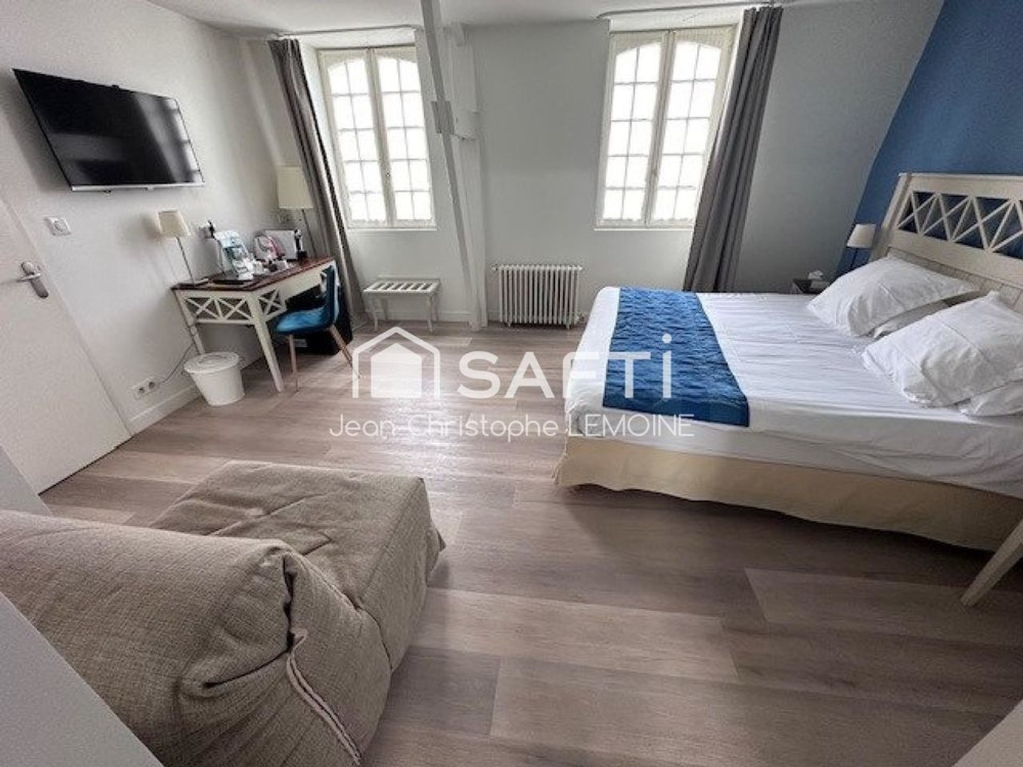 Hôtel murs et fond 24 clefs crèperie et restaurant toqué