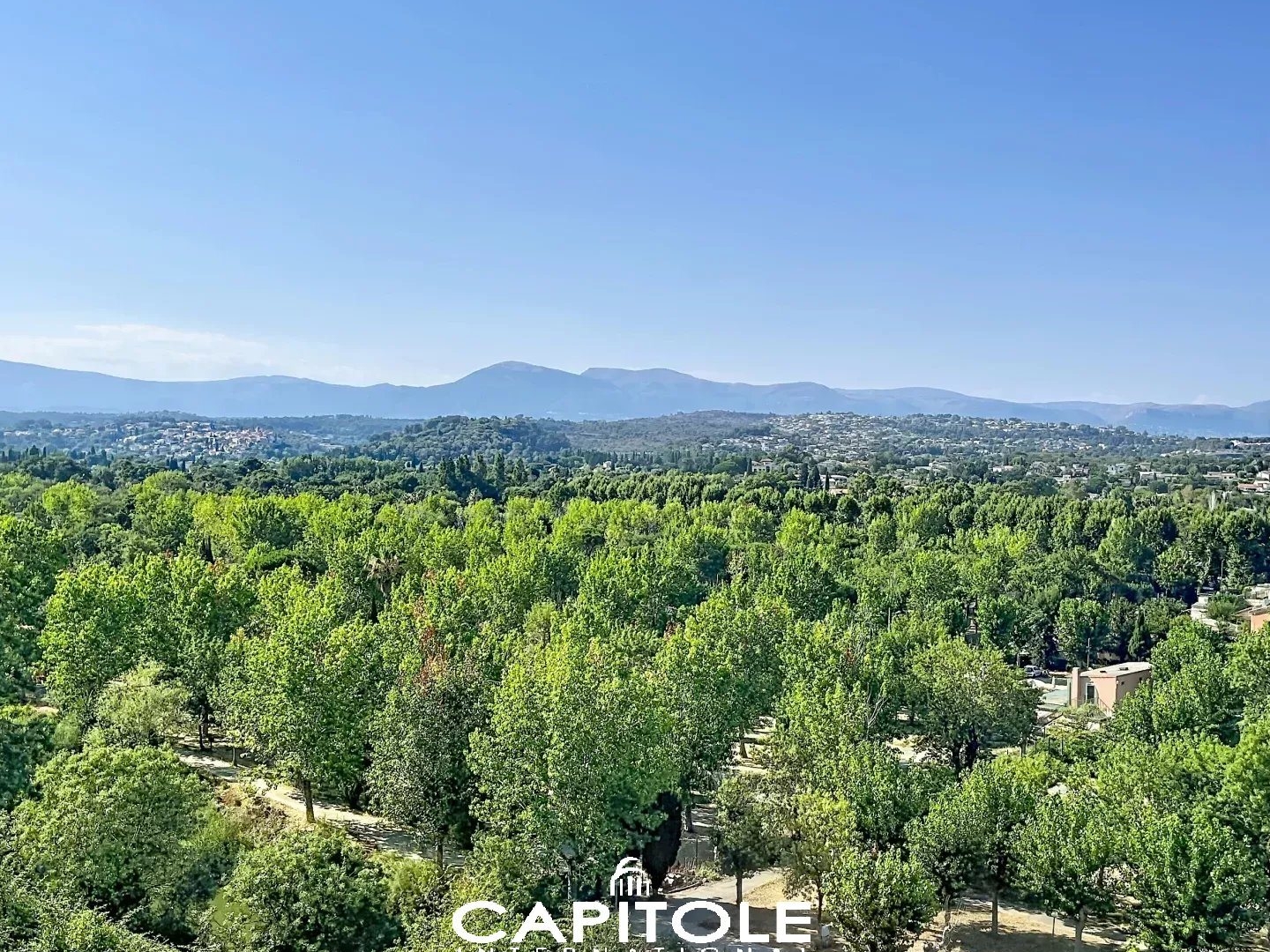 Antibes - Appartement d'exception 4 pièces de 159 m² en dernier étage - Vue mer et montagnes - Grande terrasse - Piscine - Double garage