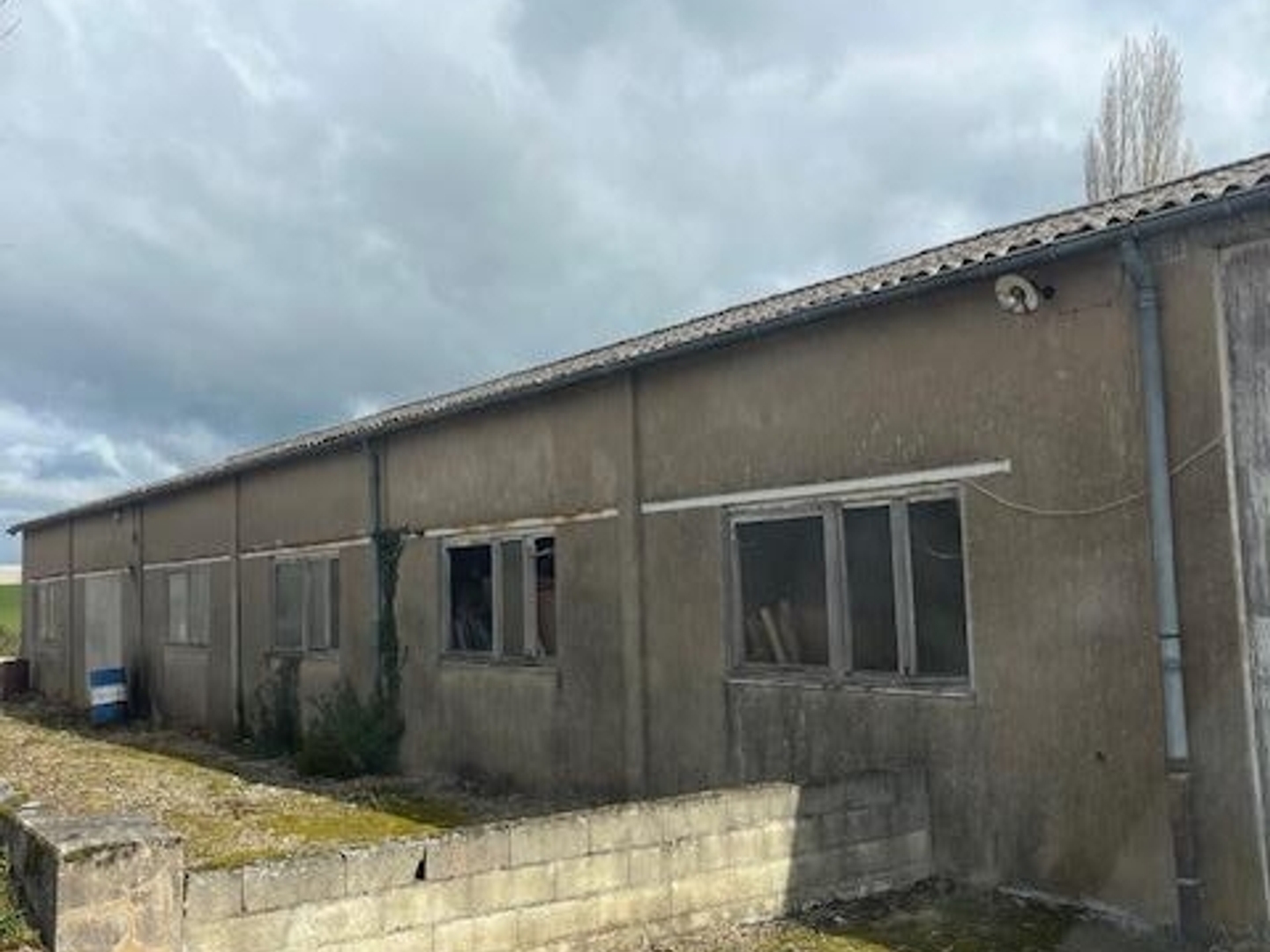 Locaux à vendre - 1 pièce - 1487m2 - Perrecy-Les-Forges (71420)