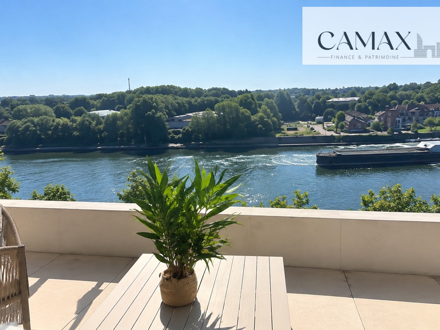 92 SURESNES - 4 PIÈCES 89 M² - 8E ÉTAGE et DERNIER - BALCON SUD-EST - 3 CHAMBRES - 2 PARKINGS