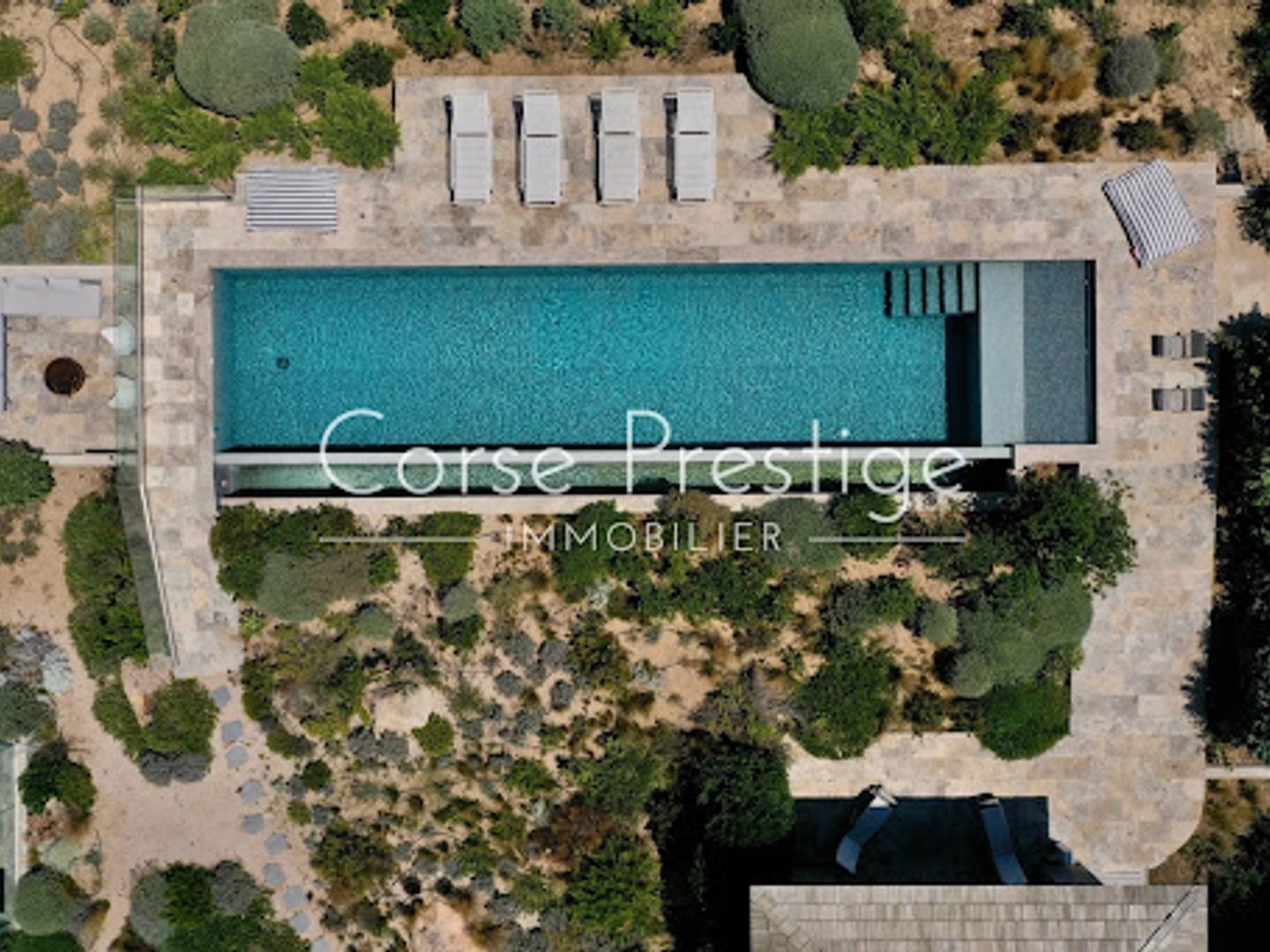 Maison 7 pièces 255 m²