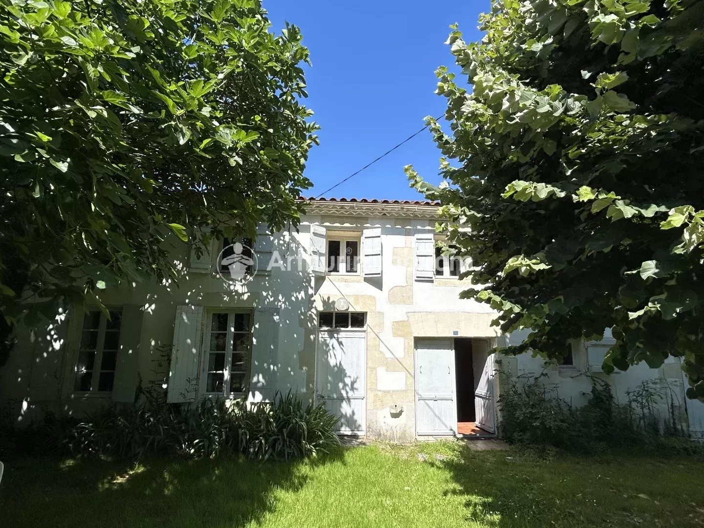 Maison à vendre - 4 pièces - 132m2 - Saint-Jean-D'angély (17400)