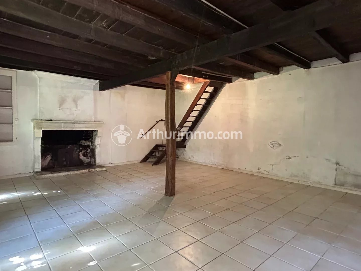 Maison à vendre - 4 pièces - 132m2 - Saint-Jean-D'angély (17400)