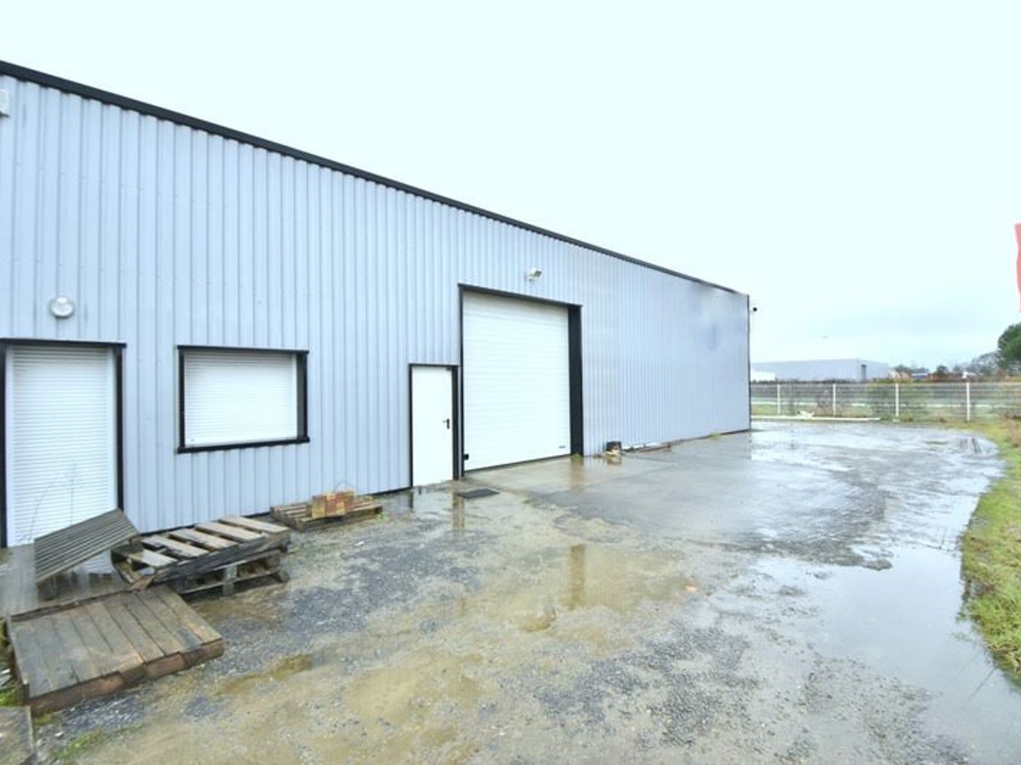 Local 3 pièces 200 m²