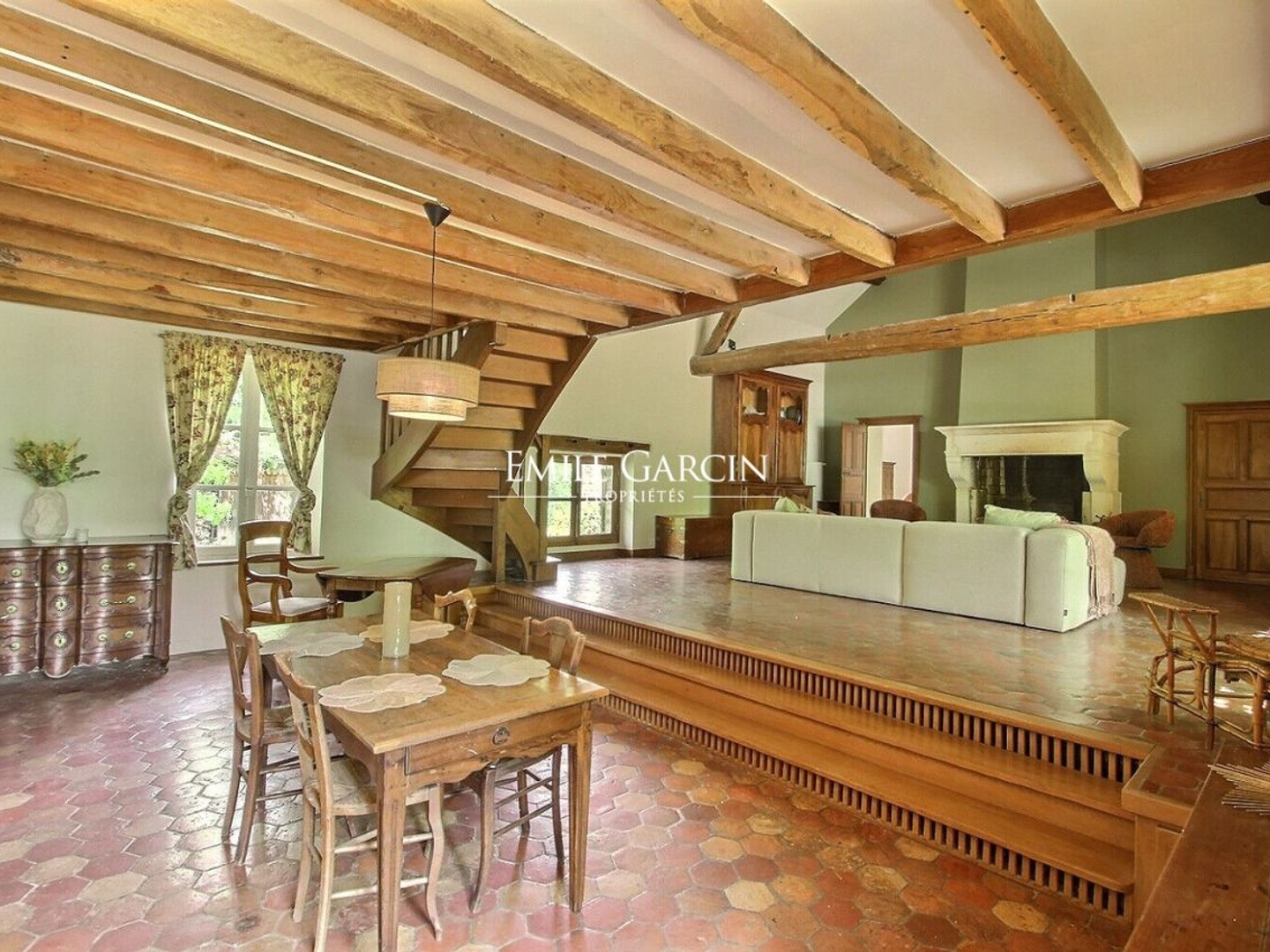 Maison à vendre - 13 pièces - 400m2 - Saint-Valérien (89150)