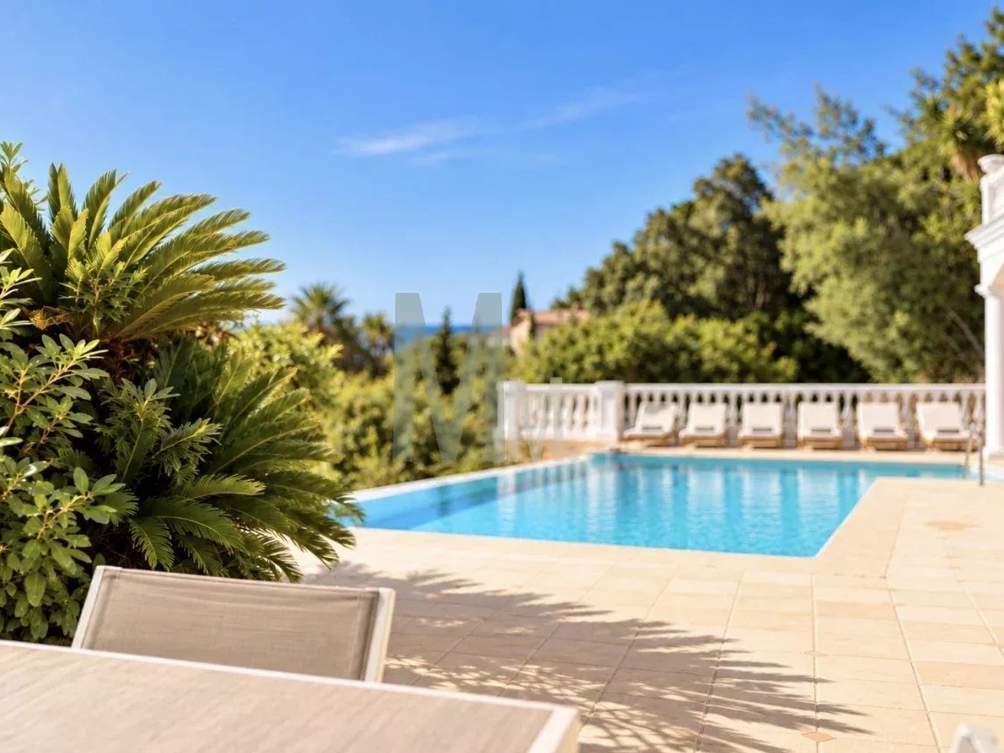 Villa vue mer avec piscine à débordement