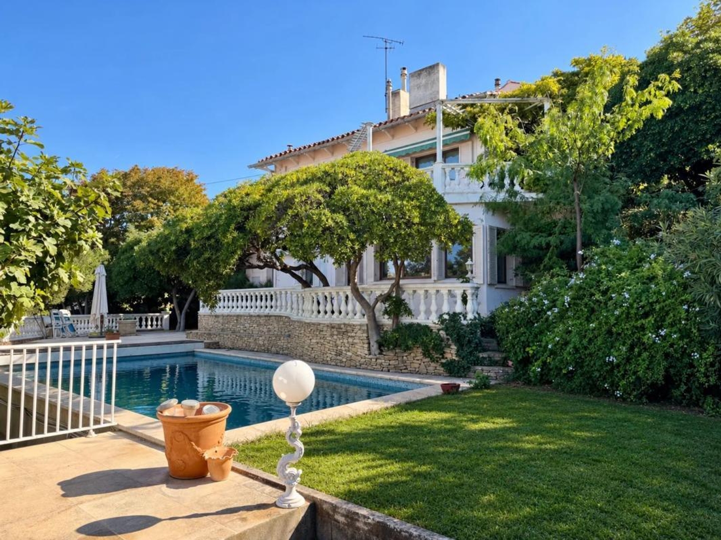 Vends villa - 163 m² - 6 pièces, 3 chambres - Marseille 7Ème 13007
