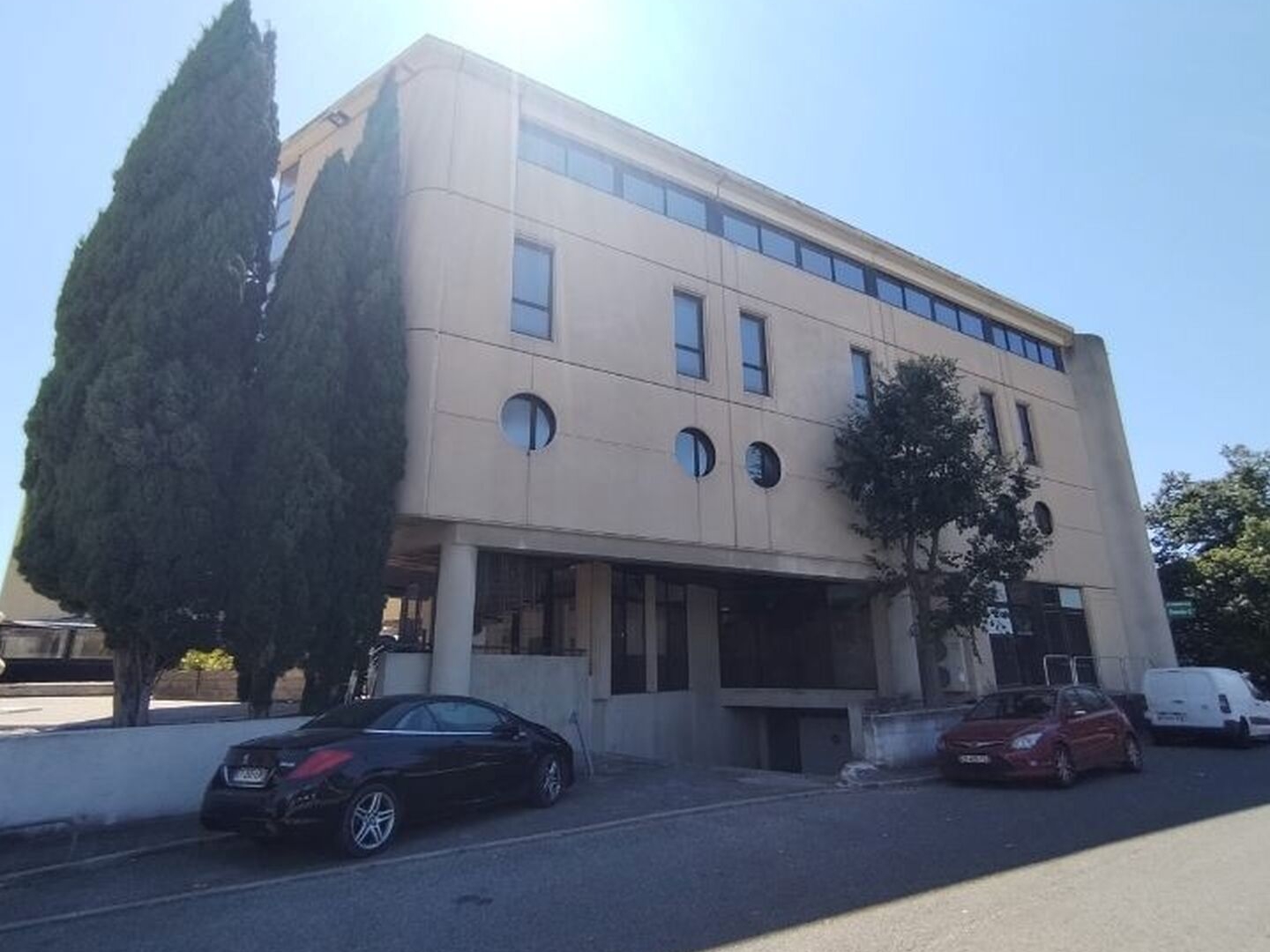 Locaux à vendre - 223m2 - Aix-En-Provence (13290)