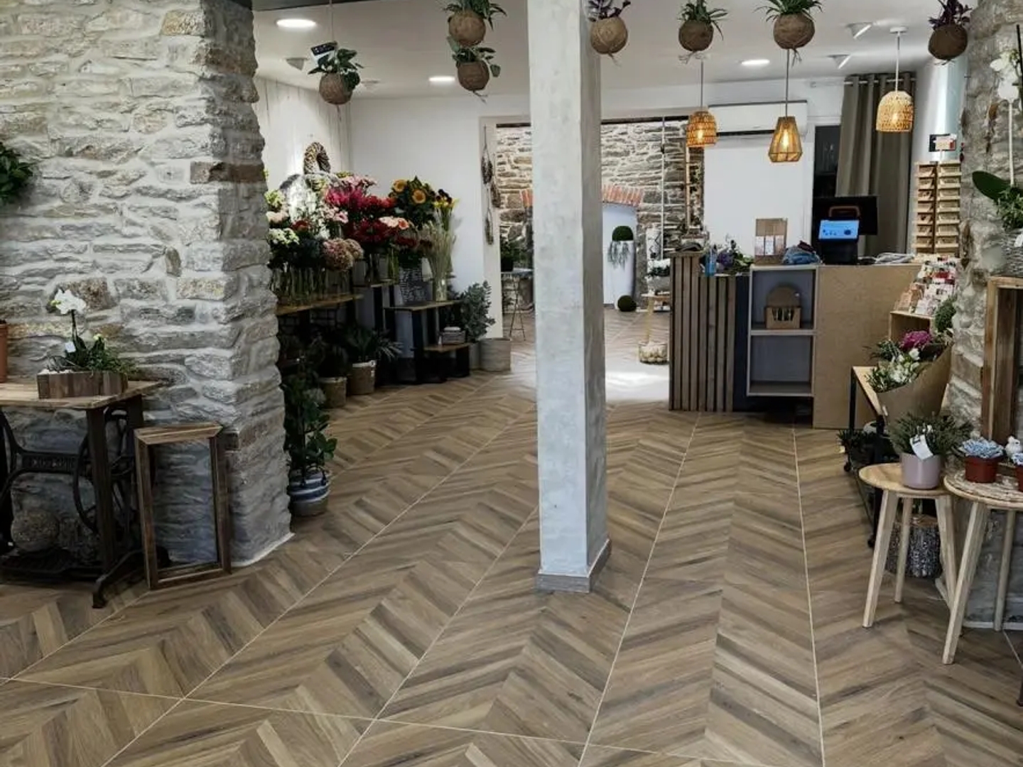 Local commercial 2 pièces 73 m²
