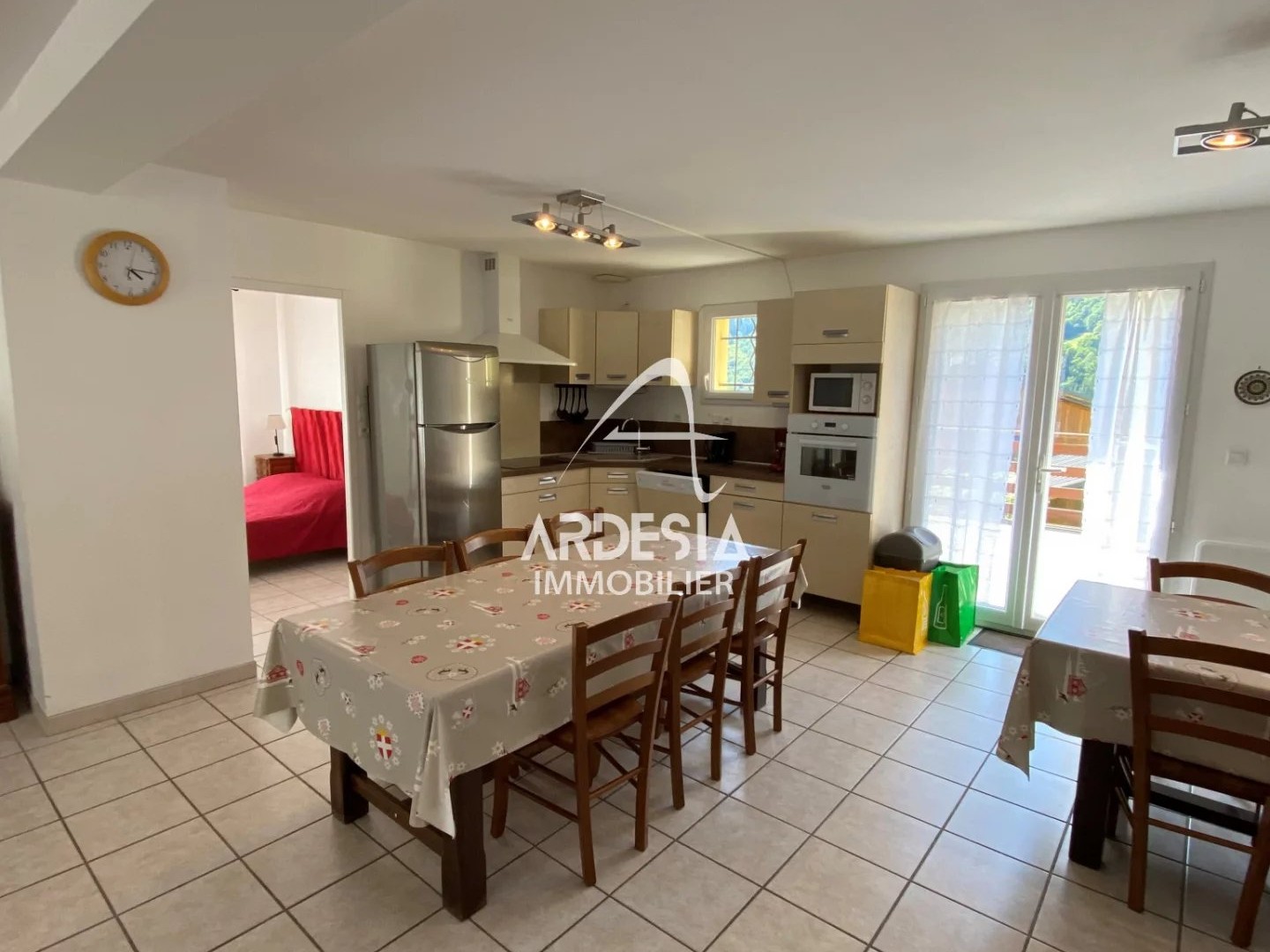 Maison avec 3 appartements indépendants