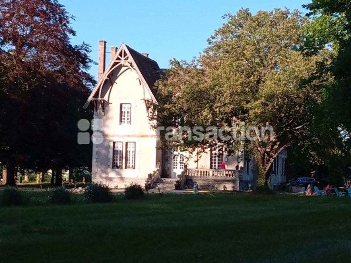 Maison à vendre - 11 pièces - 400m2 - Arcomps (18200)