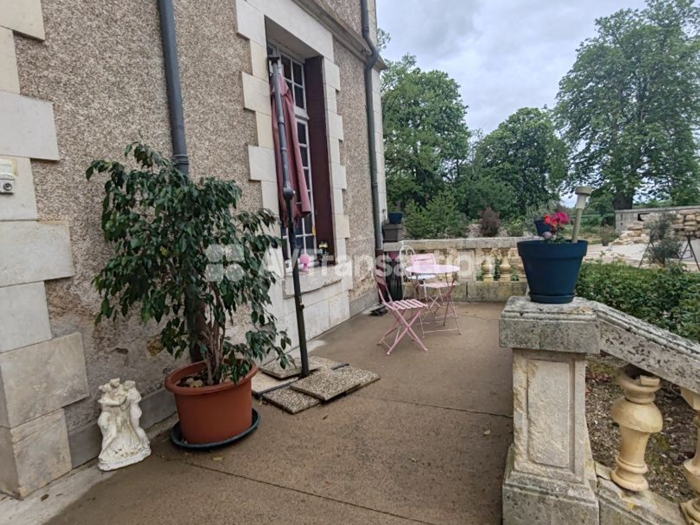 Maison à vendre - 11 pièces - 400m2 - Arcomps (18200)