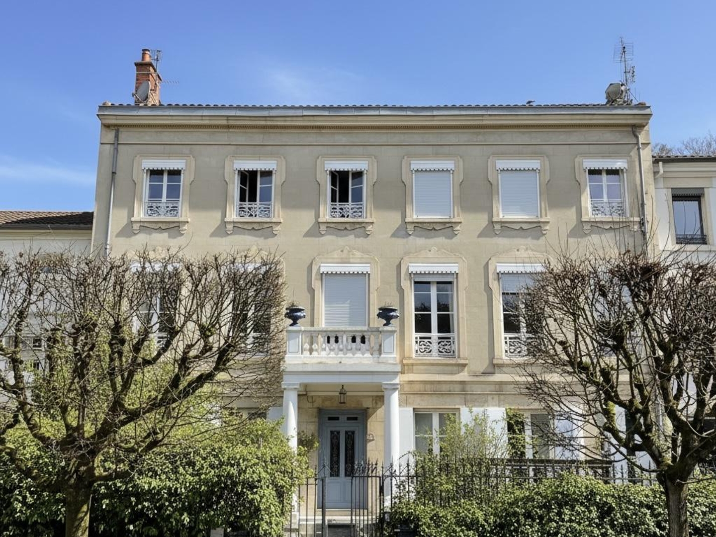 Maison de ville 10 pièces 400 m²