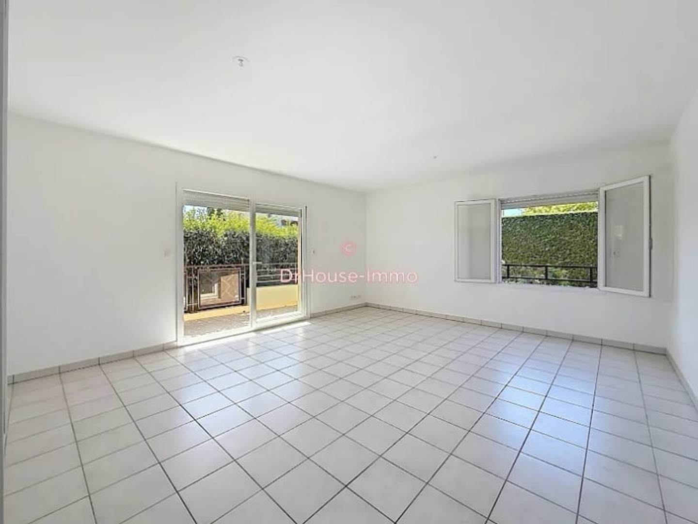 Appartement à vendre - 4 pièces - 114m2 - Savigneux (42600)
