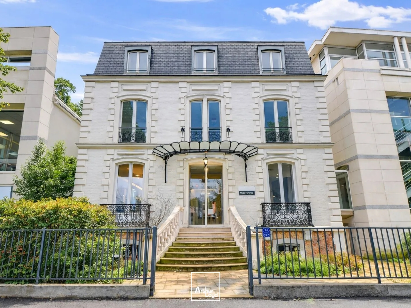 Immeuble à vendre - 3308m2 - Saint-Cloud (92210)