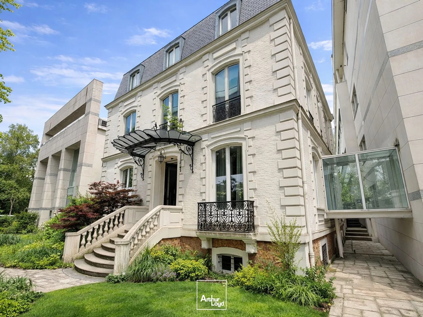 Immeuble à vendre - 3308m2 - Saint-Cloud (92210)