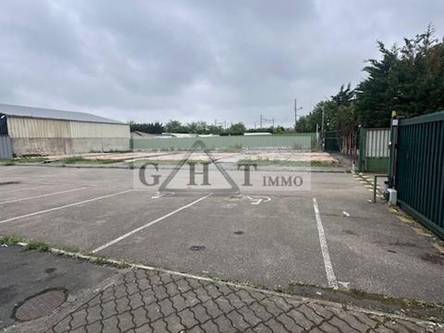 Terrain à vendre - 1800m2 - Vigneux-Sur-Seine (91270)