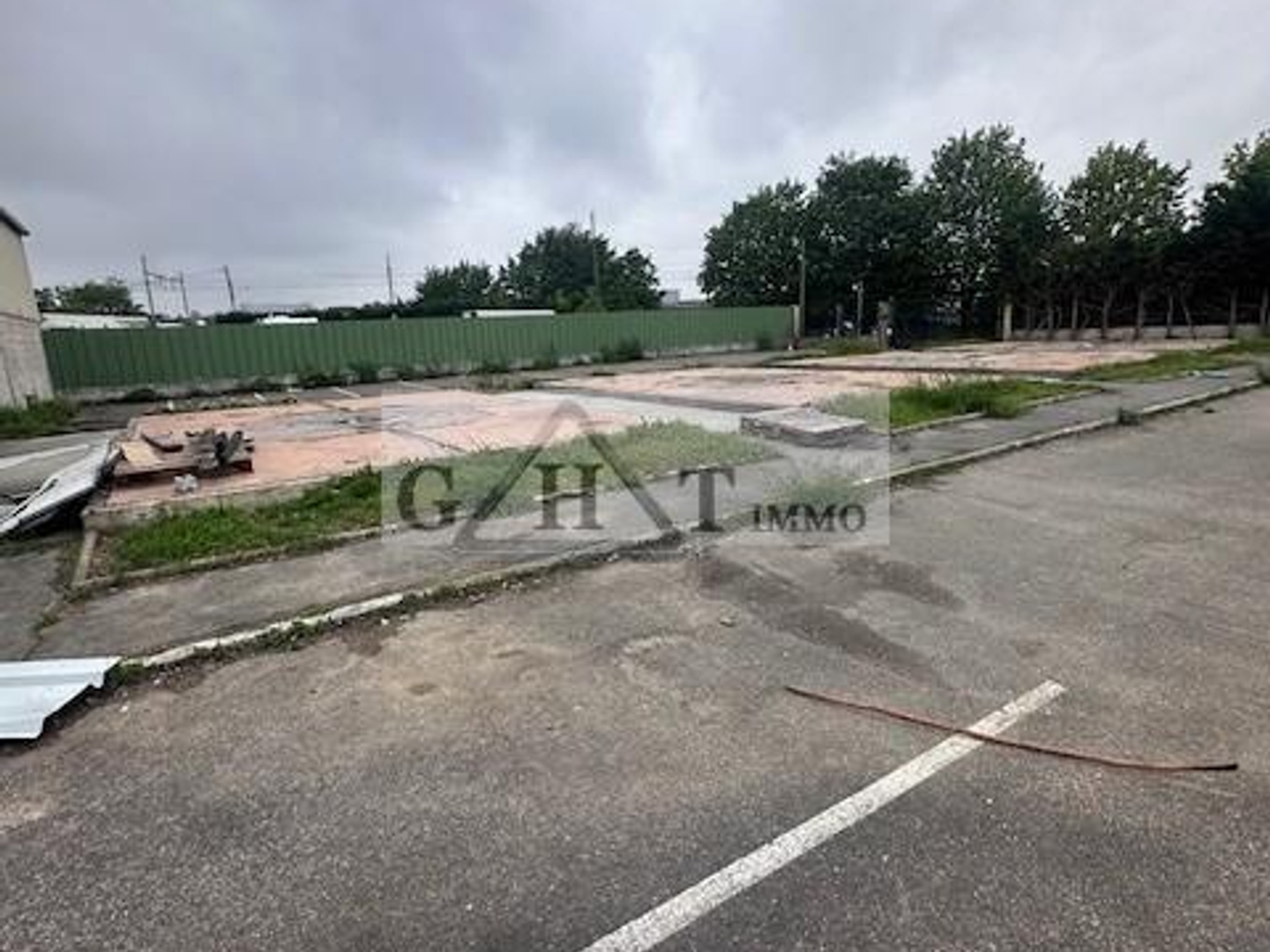 Terrain à vendre - 1800m2 - Vigneux-Sur-Seine (91270)