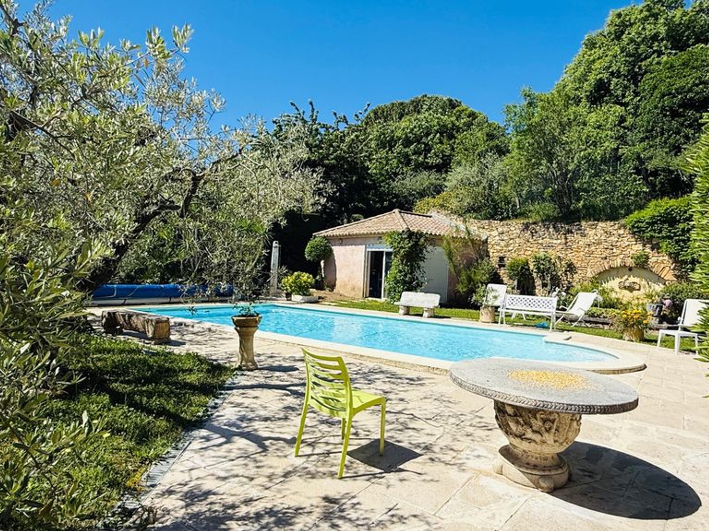 Maison à vendre - 6 pièces - 201m2 - Sernhac (30210)