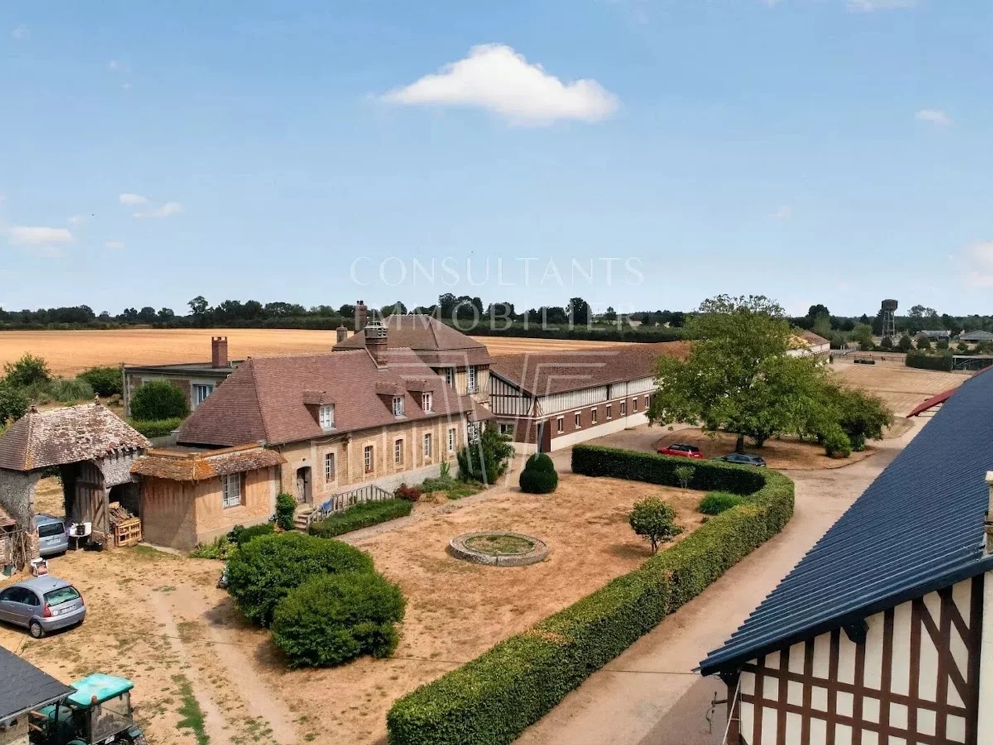 Locaux à vendre - 17 pièces - 722m2 - Lisieux (14100)