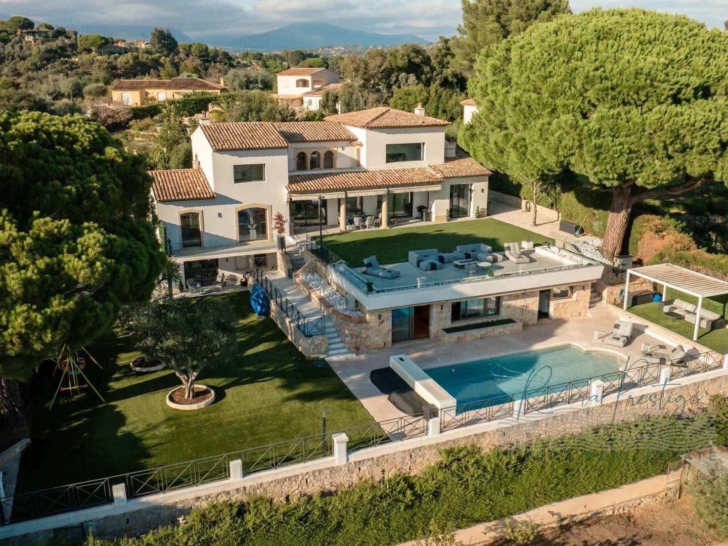 Villa 10 pièces 447 m²