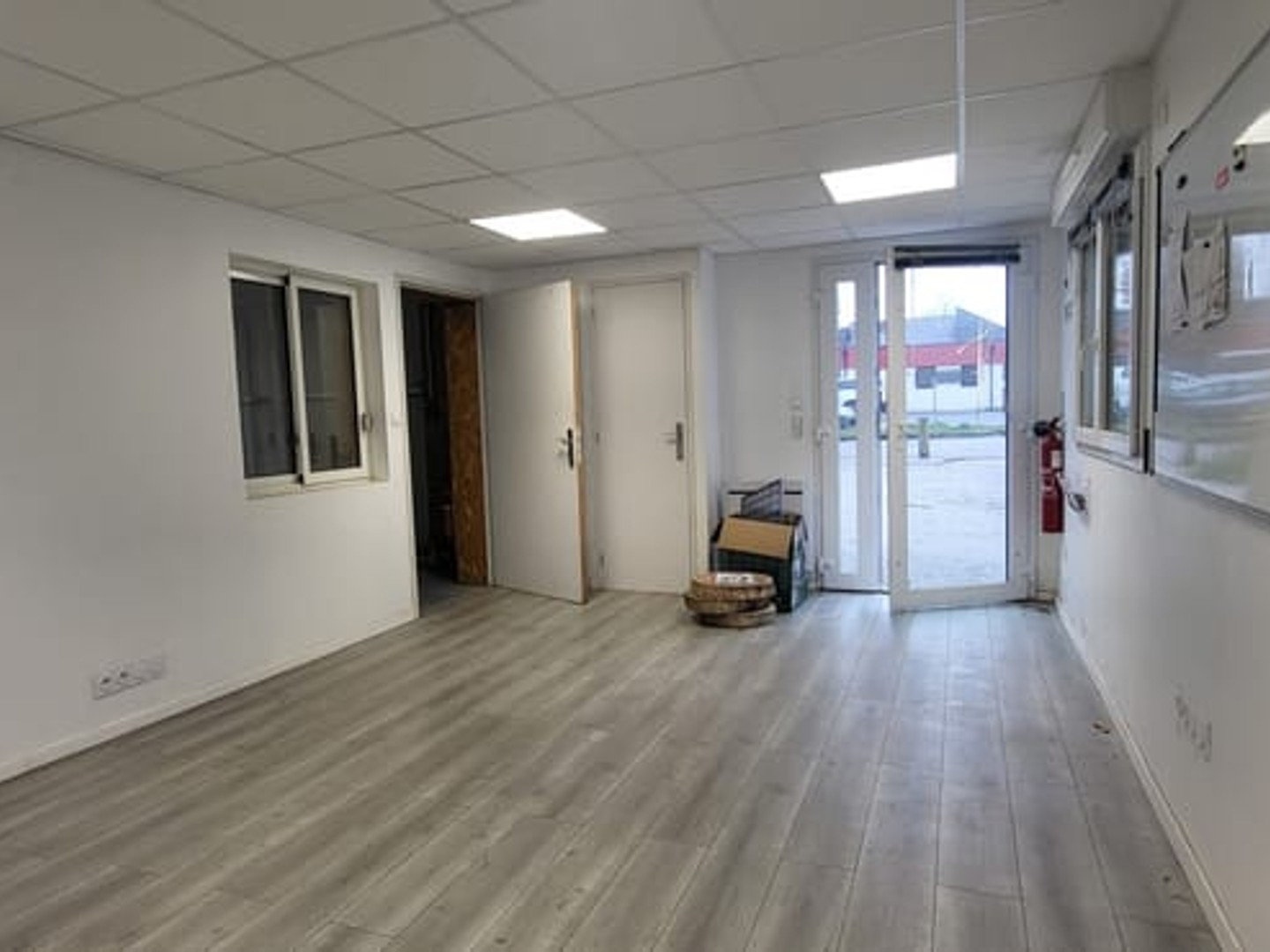 Parking / garage / box à vendre - 120m2 - Auray (56400)