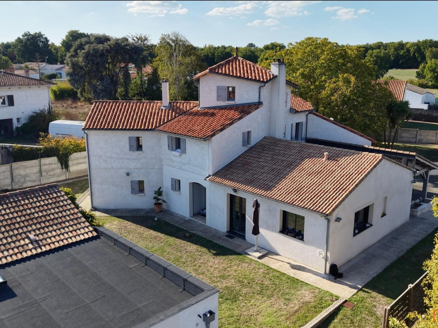 Maison à vendre - 11 pièces - 370m2 - Chaillevette (17890)