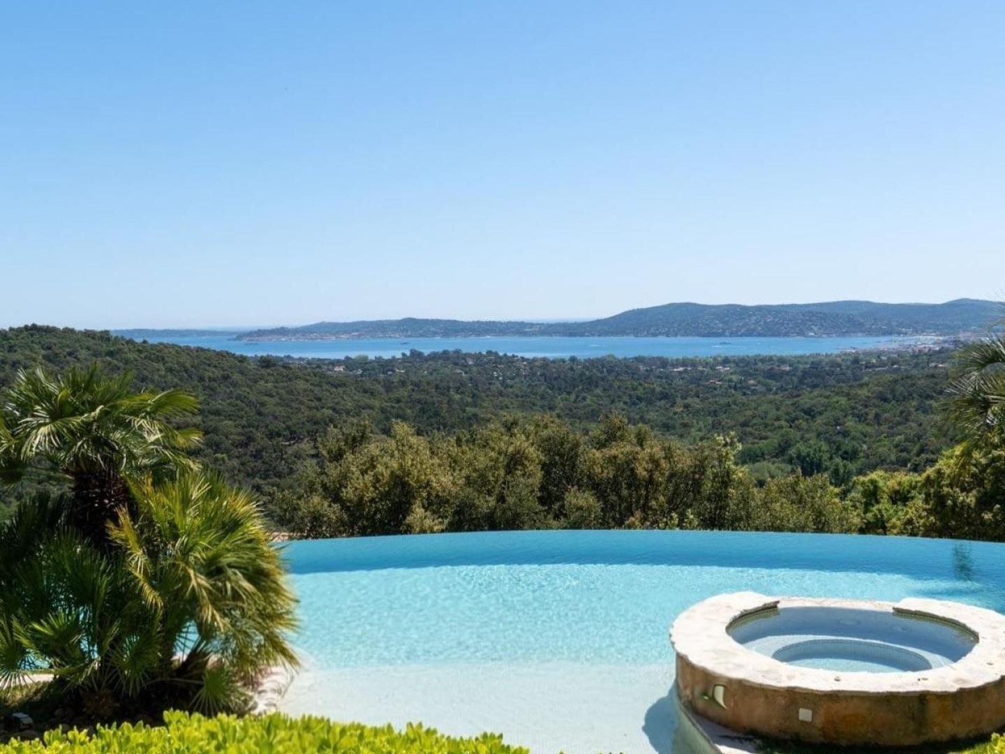 Maison à vendre - 12 pièces - 464m2 - Grimaud (83310)