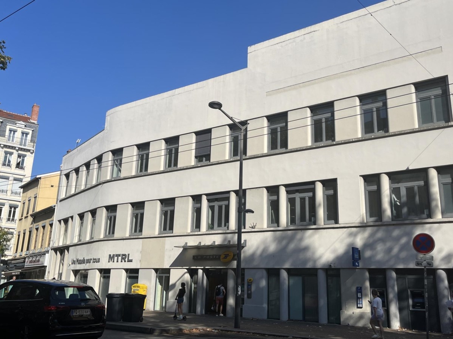 Local professionnel 1884 m²