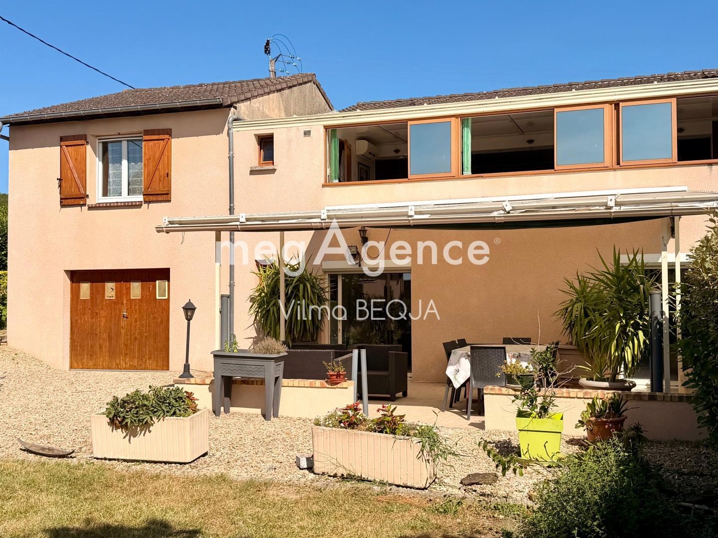 Maison familiale de caractère 8 pièces - 270 m² habitables - Dépendance - Double garage