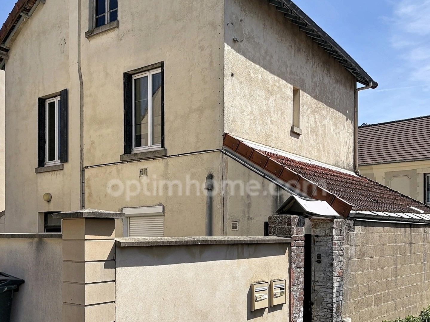 CHAMPAGNE SUR OISE (95) Maison louée en 2 appartements de 2 pièces