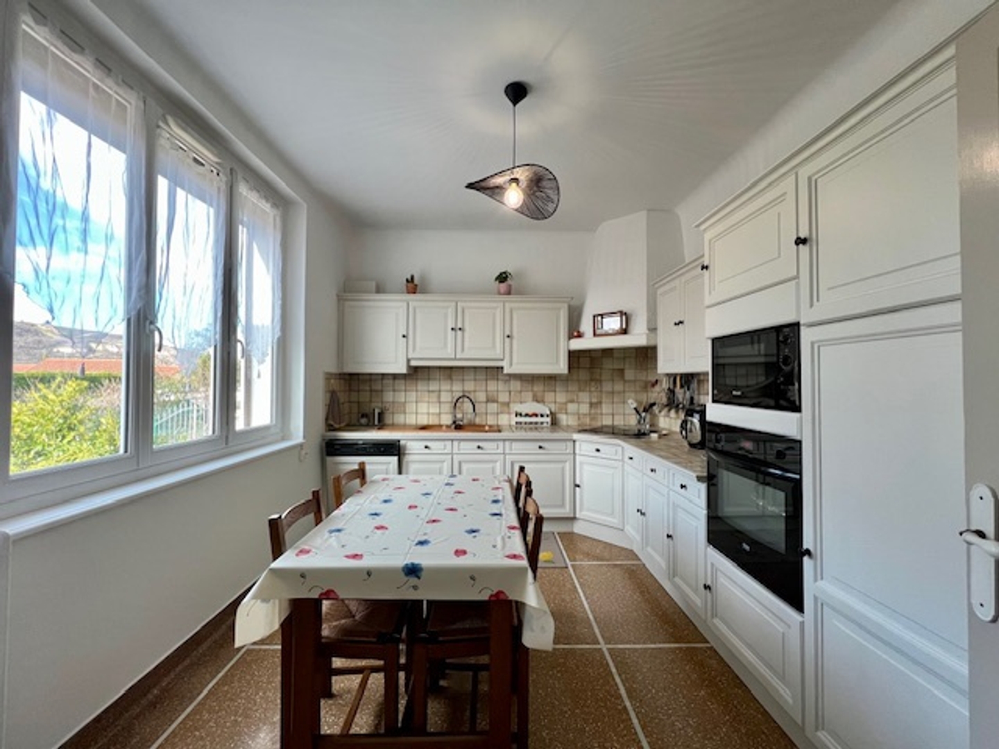 Grande maison familiale avec espaces indépendants, Vic-le-Comte (Longues), 63270