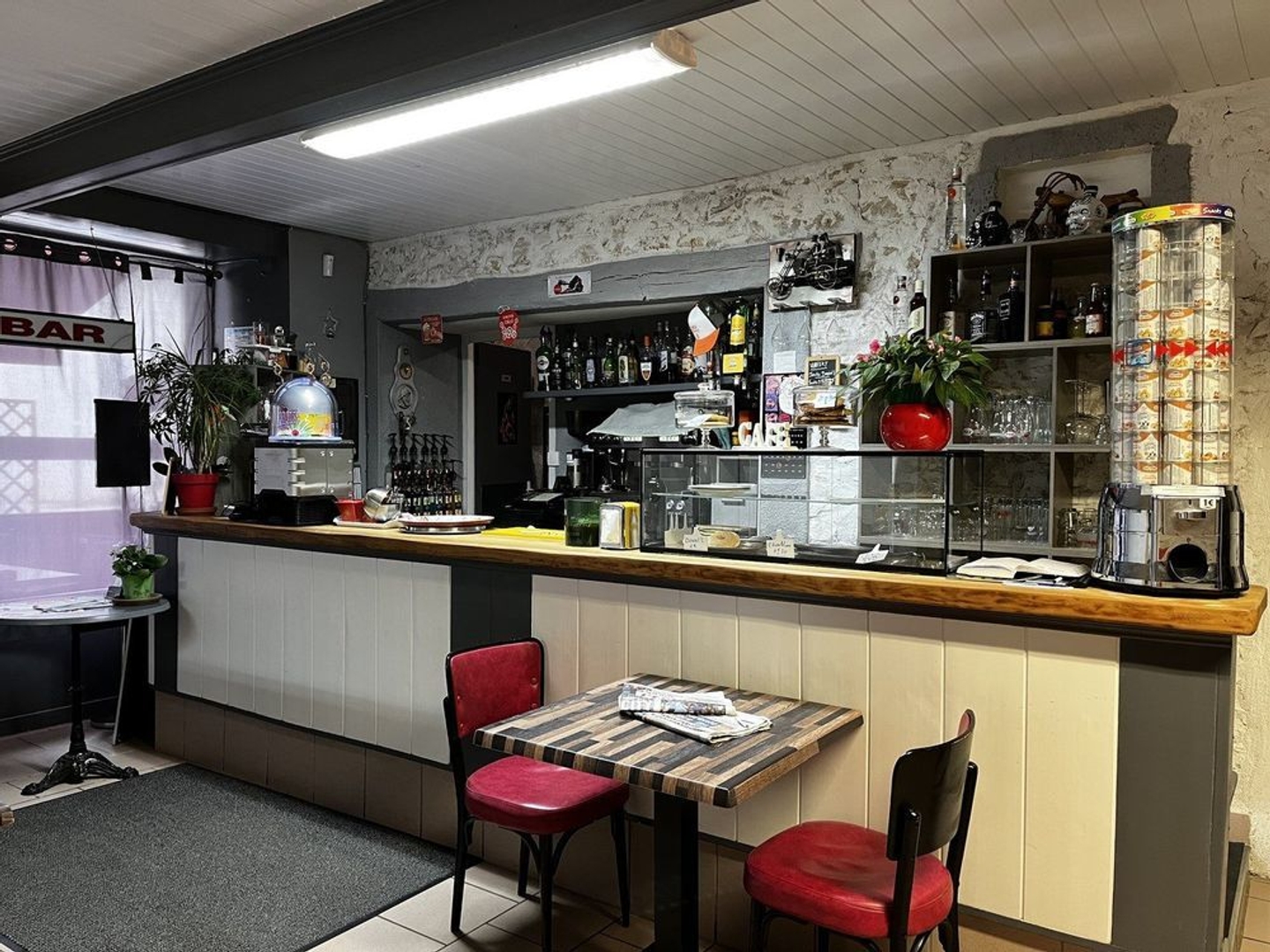 VENTE DU FONDS DE COMMERCE D'UN BAR RESTAURANT !
