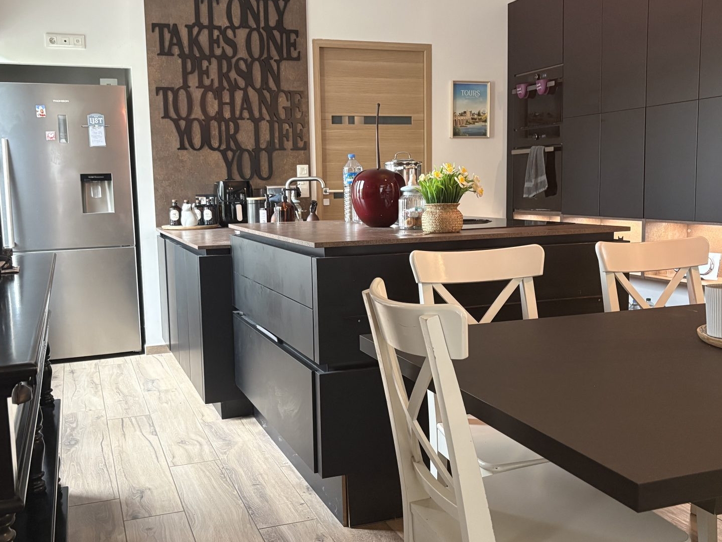 Maison D'architecte 2019-3 chambres donc 2 suite parentales, bureau à 2 km de Bléré