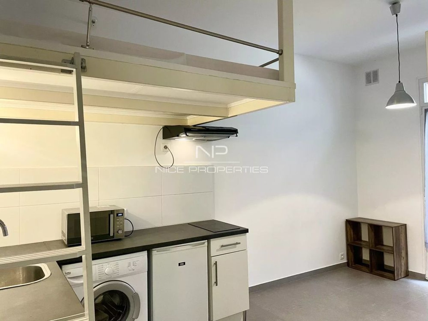 Nice, agréable studio avec mezzanine sur balcon habitable