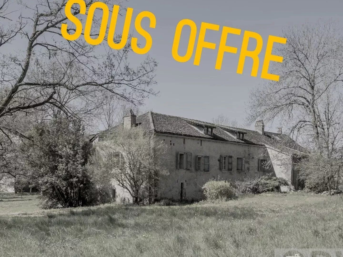 Charmant Corps de ferme avec spacieuse grange, appartement indépendant et un hectare de terrain